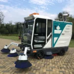 MS-2300S Four-wheel Five-brush Enclosed Four-fan Sweeper - Image 2