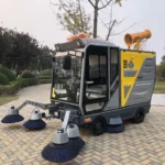 MS-2300S Four-wheel Five-brush Enclosed Four-fan Sweeper - Image 4