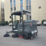 MC-Beetle Semi-enclosed Ride-on Sweeper - Image 6