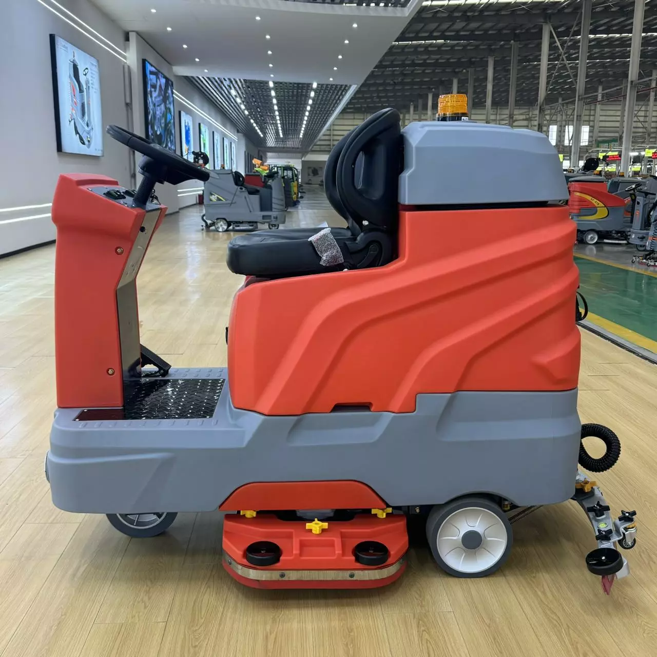 微信图片_20260502130901_1265 MS-1000J10 Dual-brush Ride-on Floor Scrubber - Image 1