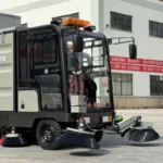 MS-2500ZX Four-wheel Five-brush Enclosed Four-fan Self-discharging Sweeper - Image 8